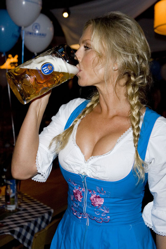 oktoberfest-girl.jpg